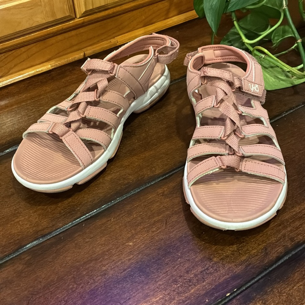 Size 8 Ryka Devoted Gladiator Sport Sandals in Salmon Pink (ABBA)